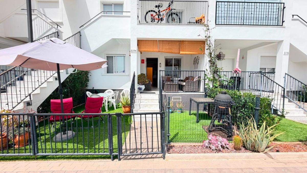 Venta de piso en Piso en Calle Manuel Romera, Parque Acuático - Sector 25, Torrevieja, Torrevieja
photo 4