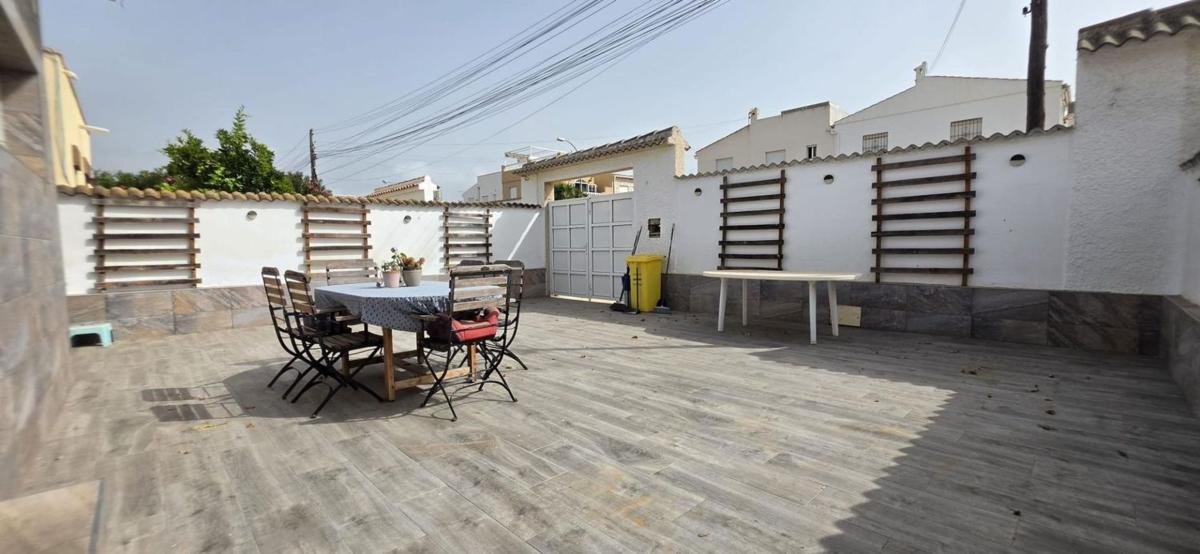 Sprzedaż niezależnego domku jednorodzinnego w  Casa o chalet independiente en La Siesta - El Salado - Torreta, Torrevieja, Torrevieja photo 3