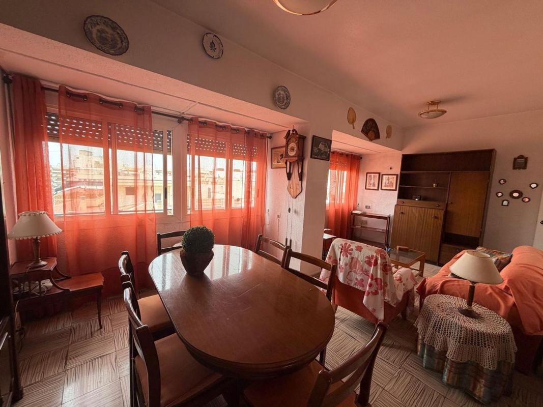 Venta de piso en centro, Alicante / Alacant
photo 3