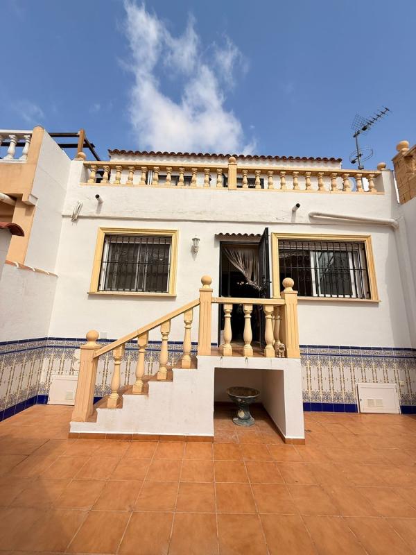 Продажа отдельного шале в  Chalet pareado en Calle Rembrandt, 5, Varadero, La Nucia, Ла Нусия photo 2