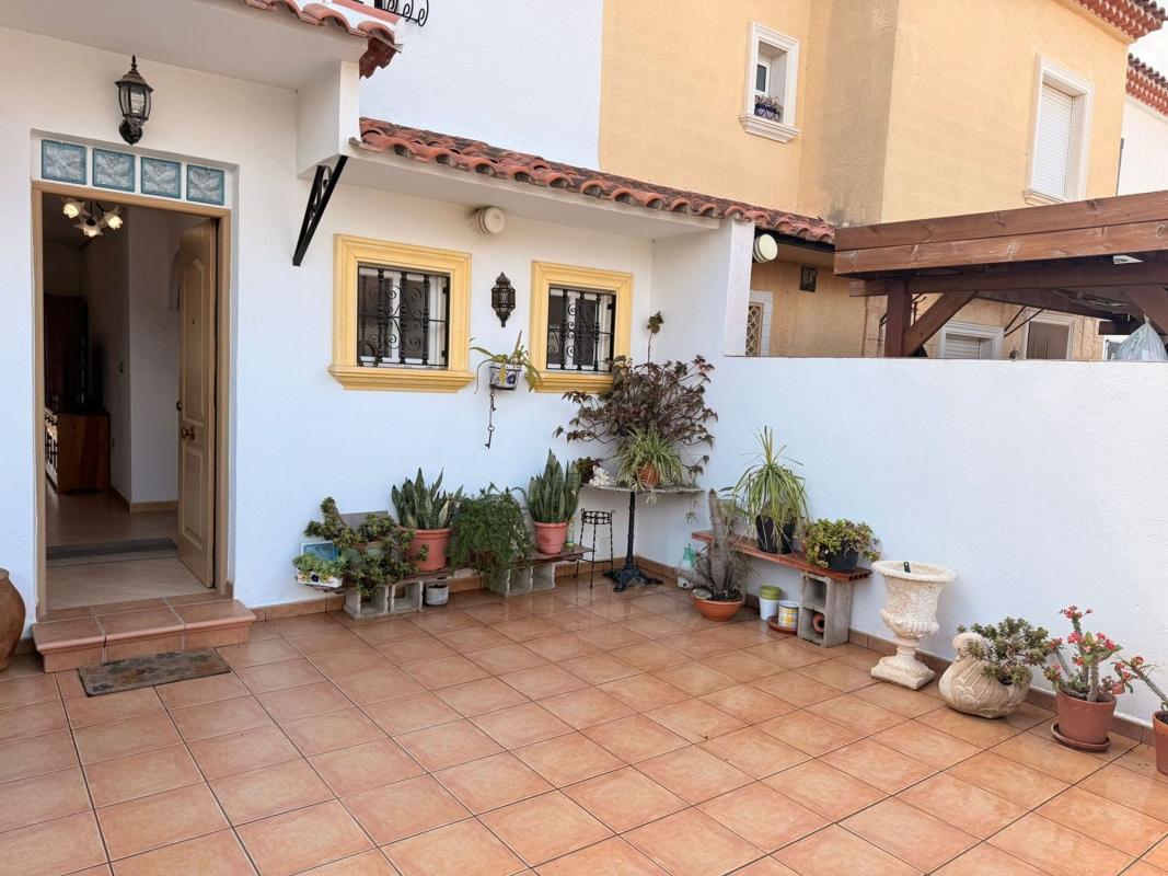 Продажа отдельного шале в  Chalet pareado en Calle Rembrandt, 5, Varadero, La Nucia, Ла Нусия photo 3