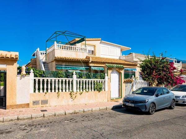 Chalet adosado en Calle Almanzor, 22, Los Balcones - Los Altos del Edén, Torrevieja photo 1