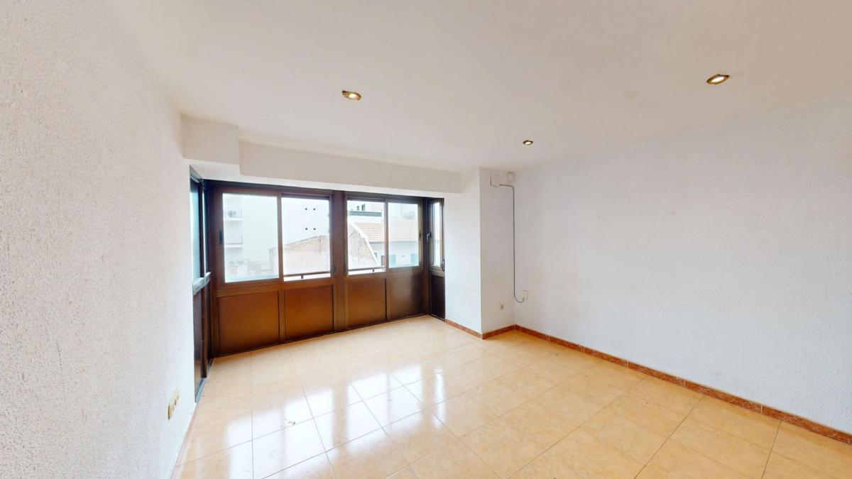 Venta de piso en Piso en Calle Maestro Marqués, Mercado, Alicante / Alacant, Alicante / Alacant
 photo 2