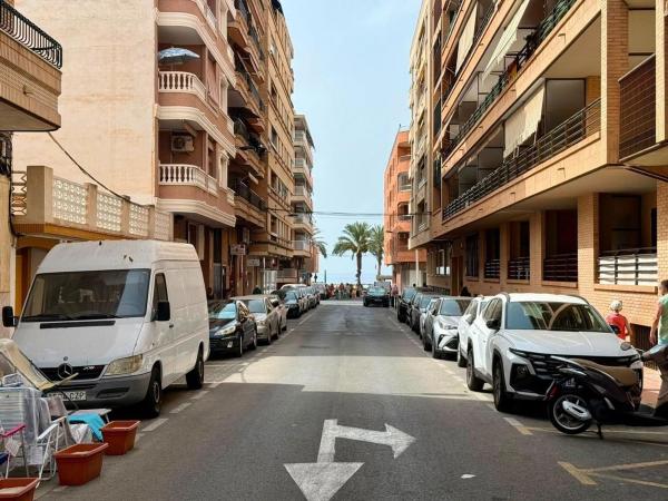 Ático en venta en Ático en Calle de Pedro Lorca, 138, Playa del Cura, Torrevieja, Torrevieja thumbnail 2