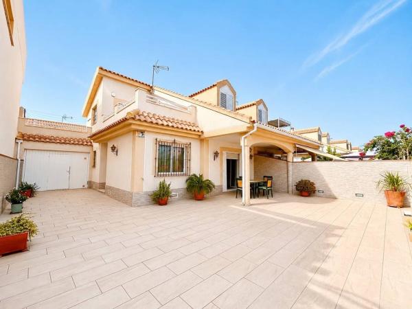 Chalet adosado en venta en  Chalet adosado en Calle Mar de Tasmania, Torre de la Horadada, Pilar de la Horadada , Pilar de la Horadada photo 1