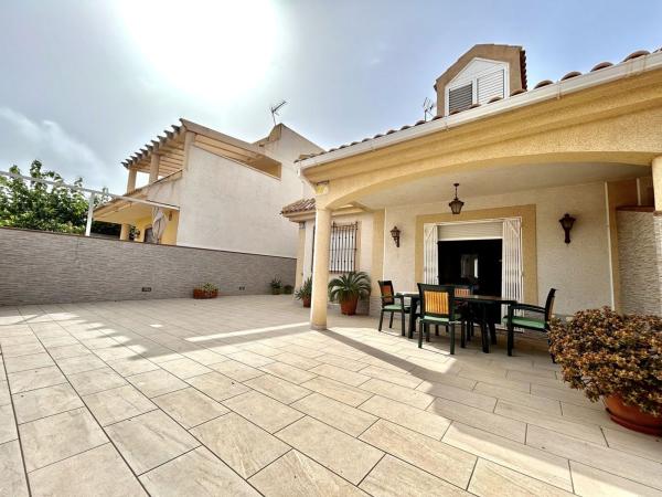 Chalet adosado en venta en  Chalet adosado en Calle Mar de Tasmania, Torre de la Horadada, Pilar de la Horadada , Pilar de la Horadada photo 3