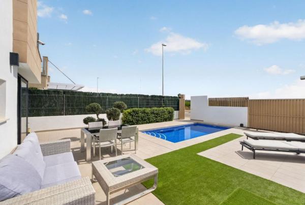 Частный шале на продаже в  Casa o chalet en Calle la Rambla, Urbanizaciones, Guardamar del Segura, Гуардамар-дель-Сегура photo 4