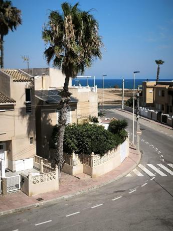 Chalet independiente en venta en Playa de los Locos, Torrevieja
photo 1