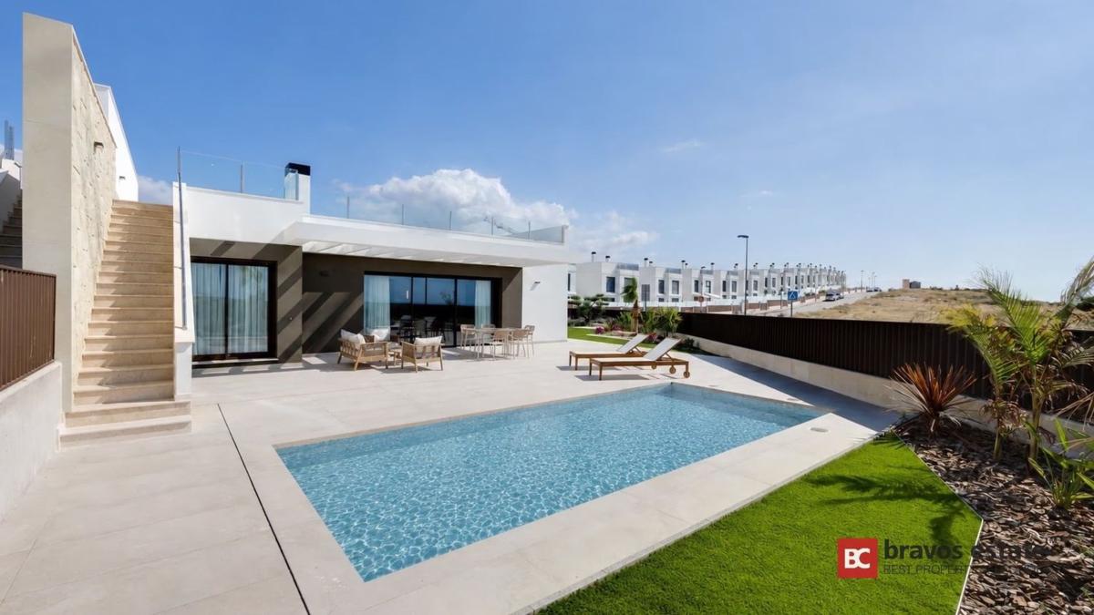 Sprzedaż niezależnego domku jednorodzinnego w Casa o chalet independiente en Campello Pueblo, El Campello, El Campello photo 2