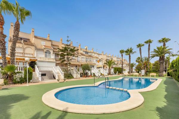 Venta de piso en Nueva Torrevieja - Aguas Nuevas, Torrevieja
 photo 1