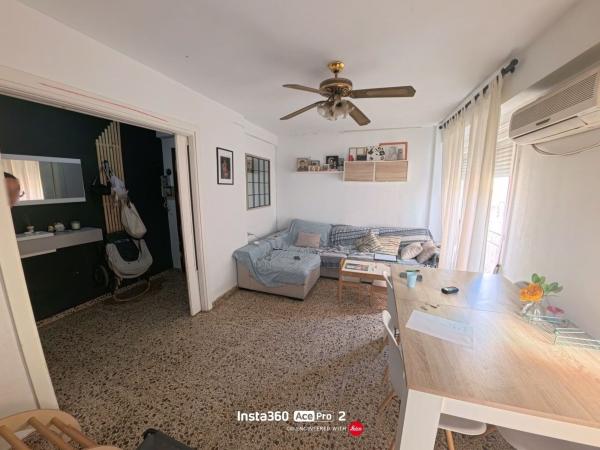 Venta de piso en Piso en Calle Jazmín, Carolinas Bajas, Alicante / Alacant, Alicante / Alacant
photo 1
