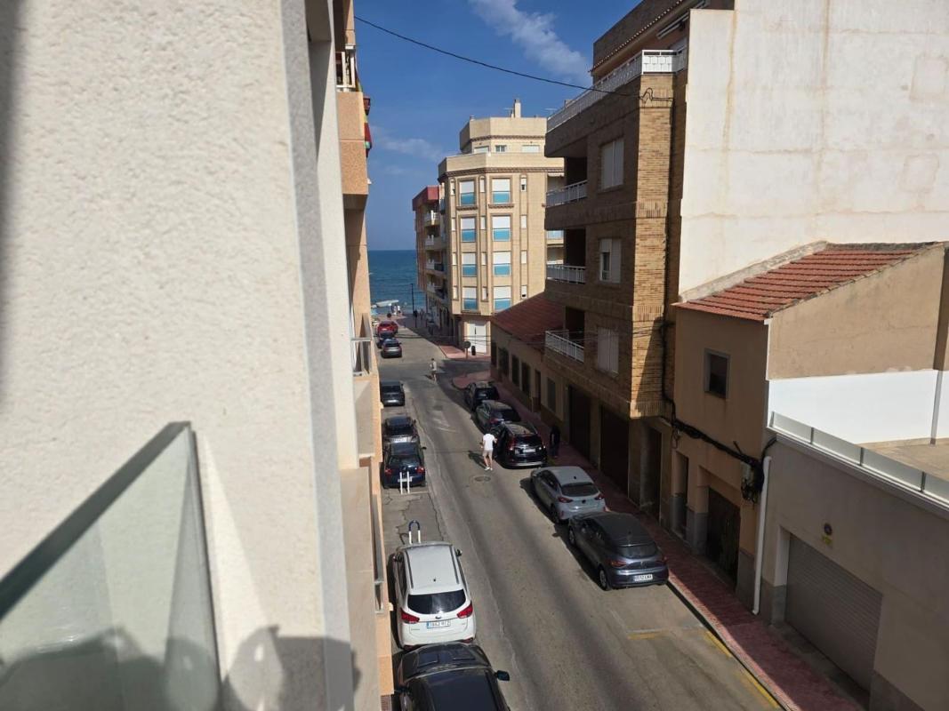 Sale of apartment in Piso en Gaspar Perrelló, Torrevieja, Torrevieja
photo 2