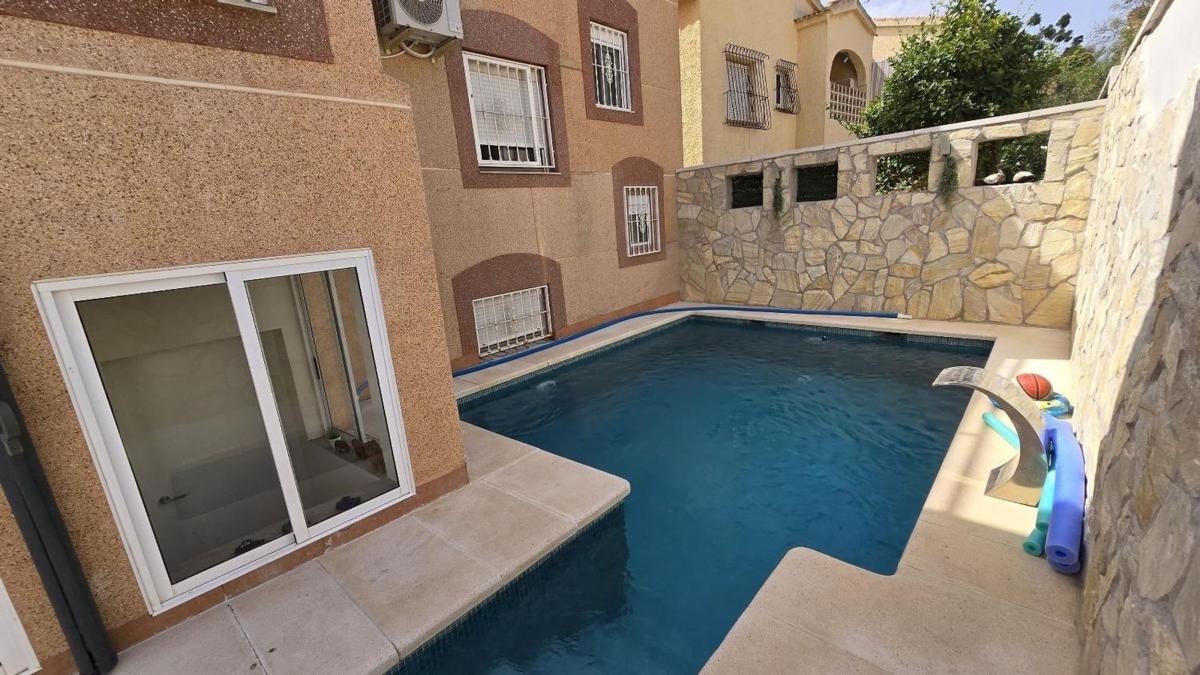 Sale of townhouse in , San Fulgencio photo 3
