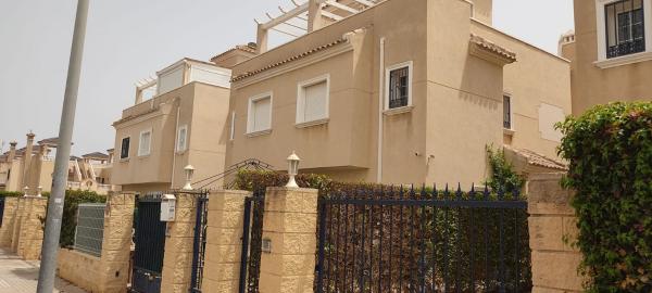 Chalet pareado en Manuel Ferrandez, 27, Urbanizaciones, Guardamar del Segura thumbnail 2