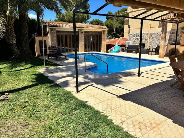 Chalet wolnostojący na sprzedaż w  Casa o chalet en Los Balcones - Los Altos del Edén, Torrevieja, Torrevieja photo 4