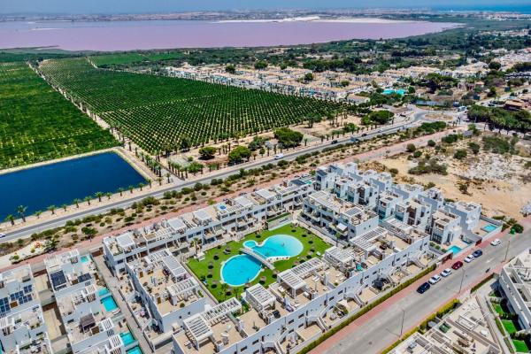 Chalet wolnostojący na sprzedaż w Casa o chalet independiente en Los Balcones - Los Altos del Edén, Torrevieja, Torrevieja thumbnail 3