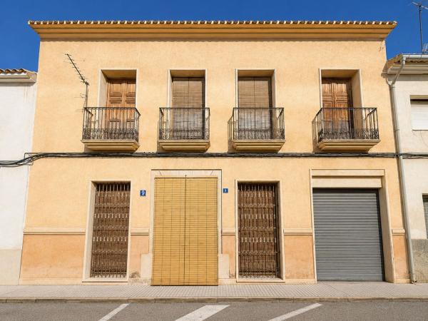 Chalet adosado en Pinoso photo 1