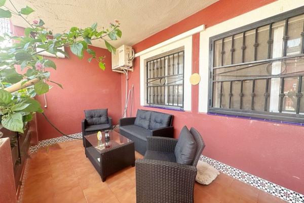 Chalet adosado en Calle Sanabria s/n, Los Balcones - Los Altos del Edén, Torrevieja thumbnail 2