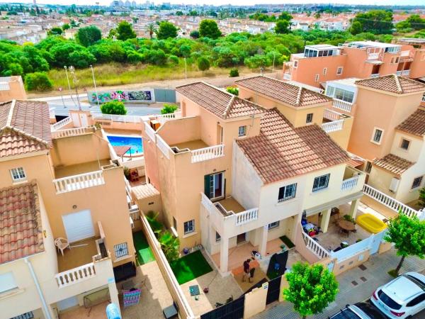 Chalet pareado en Calle las Tortolas, La Siesta - El Salado - Torreta, Torrevieja photo 1