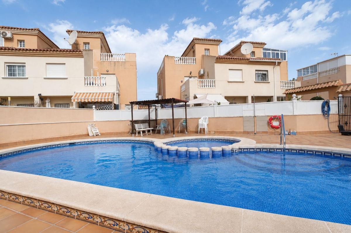 Venta de chalet independiente en Chalet pareado en Calle las Tortolas, La Siesta - El Salado - Torreta, Torrevieja, Torrevieja
photo 5
