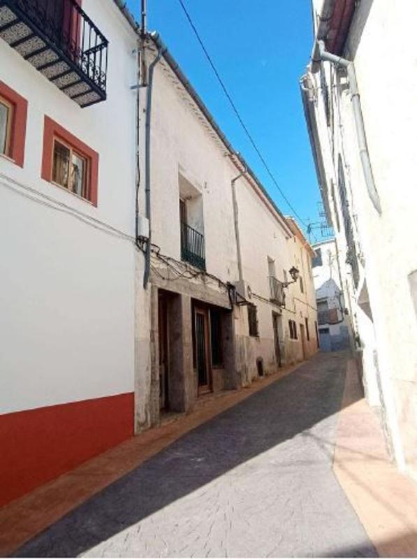 Sprzedaż szeregowego domku w  Chalet adosado en CL San Antonio, 8, Balones , Balones photo 2