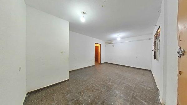 Apartment for sale in  Piso en Pasaje Poeta Balart, 1, Juan XXIII, Alicante / Alacant, Alicante photo 1