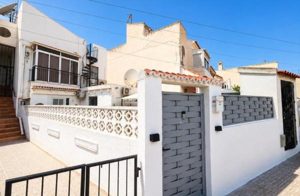 Продажа квартиры на Piso en La Siesta - El Salado - Torreta, Torrevieja, Торревьеха
photo 1