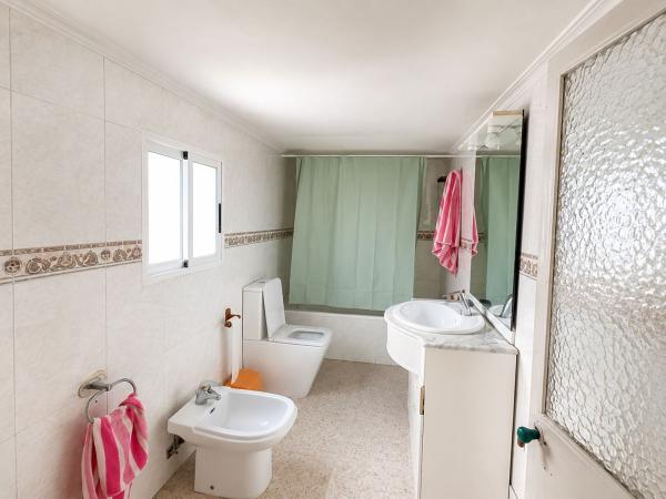 Chalet adosado en Avenida de Monȯver, Monovar thumbnail 2