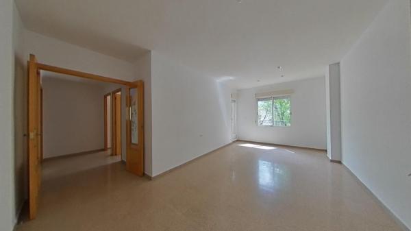 Sale of flat in Piso en Calle Plutón, Plaza Castelar - Mercado Central, Elda, Elda
 photo 1