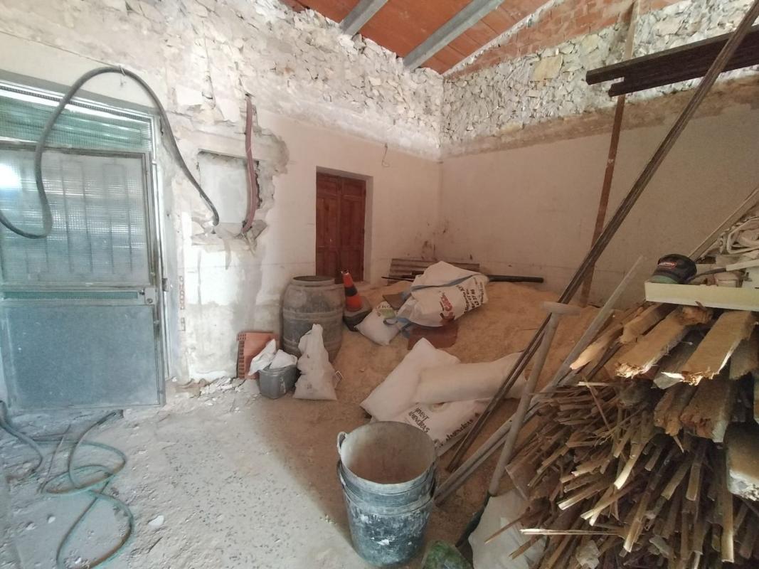 Продажа отдельного шале в Chalet pareado en Calle Azorín, 52, Castalla, Касталья photo 5