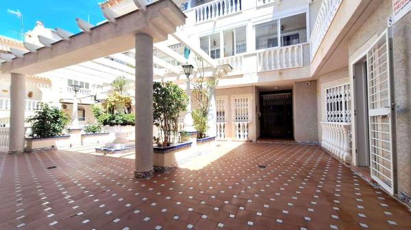 Venta de piso en Piso en Playa de los Locos, Torrevieja, Torrevieja
photo 1