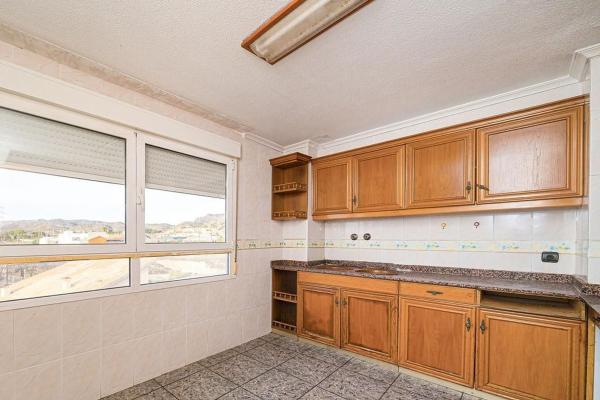Sale of flat in Piso en San Crispín - Huerta Nueva - Estación, Elda, Elda
 photo 2