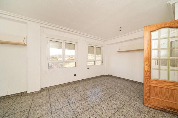 Sale of flat in Piso en San Crispín - Huerta Nueva - Estación, Elda, Elda
 photo 3