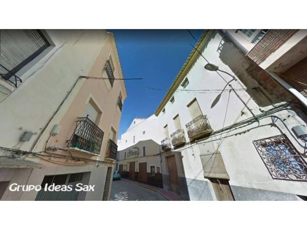 Chalet adosado en Sax photo