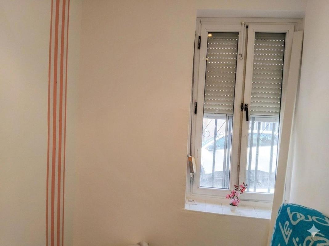 Sprzedaż niezależnego domku jednorodzinnego w Chalet pareado en Calle Maestro Amadeo Vives, Centro, Elda, Elda photo 5