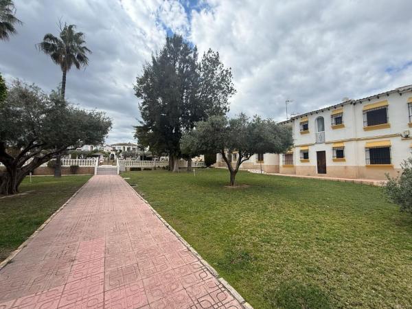 Venta de piso en Piso en Centro, San Miguel de Salinas, San Miguel de Salinas
thumbnail 2