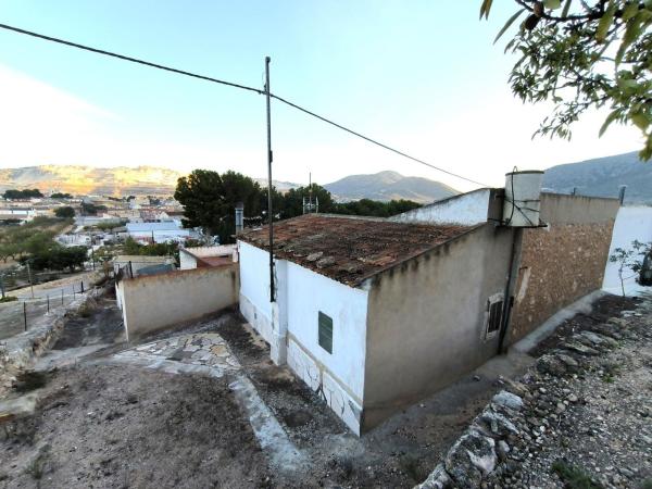 Casa de pueblo en Algueña photo 1