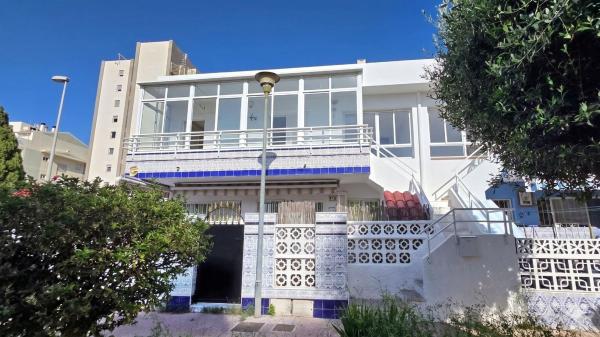 Venta de piso en Piso en Calle Marcelina, Nueva Torrevieja, Torrevieja, Torrevieja
photo 1