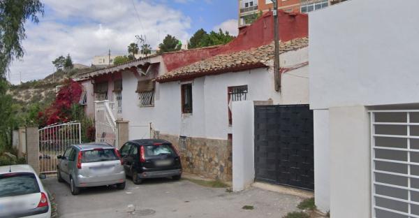 Chalet adosado en Paseo de las Delicias, San Crispín - Huerta Nueva - Estación, Elda photo 1