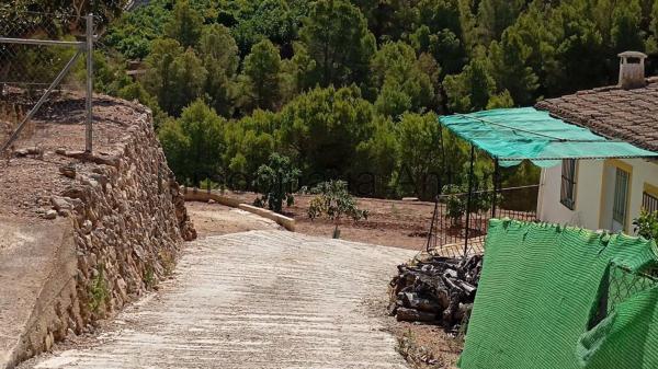 Rustic farm for sale in Finca rústica en Partida les Tronetes, Xirles, Polop , Polop thumbnail 2