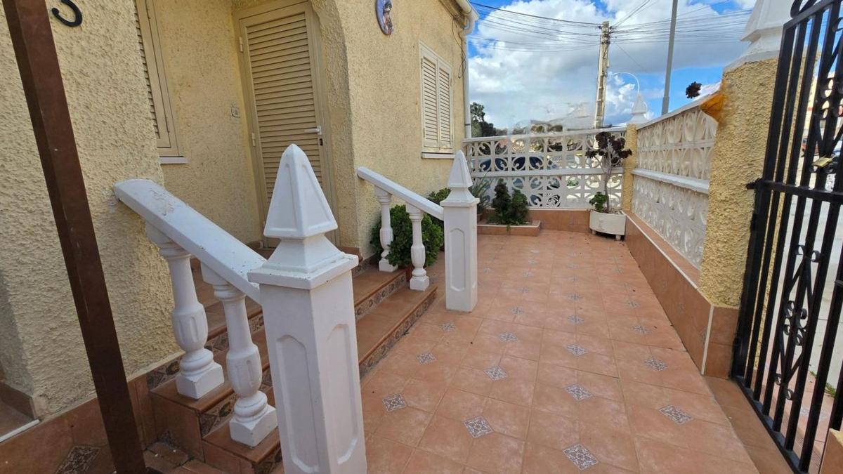 Продажа таунхауса в Chalet adosado en Calle Amsterdam, San Fulgencio , Сан-Фульхенсио photo 3