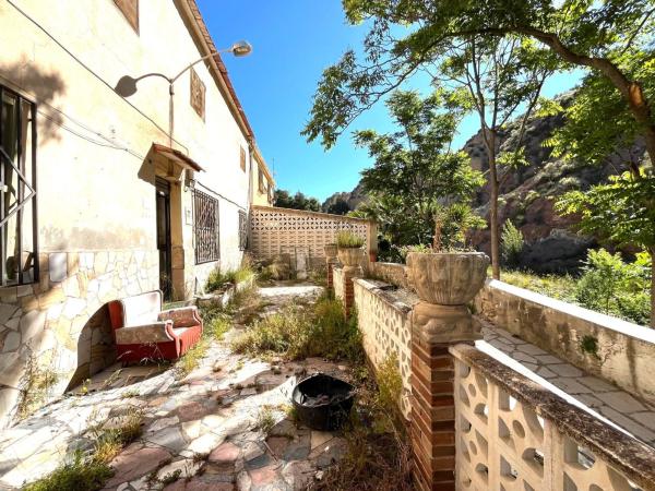 Rustic farm for sale in  Finca rústica en Partida la Pepiosa, Petrer , Petrer photo 2