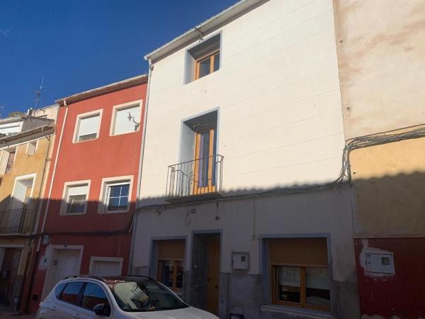 Chalet adosado en Calle Doctor Salcedo, Onil thumbnail 1