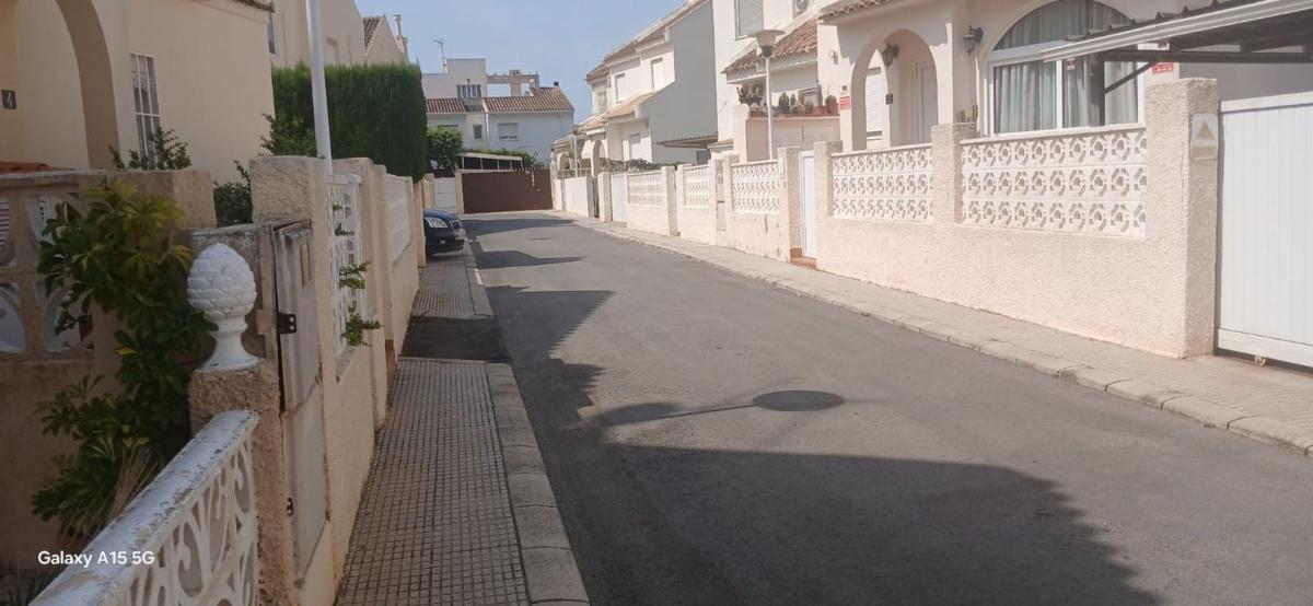 Sale of townhouse in  Chalet adosado en Calle de Nápoles, Zona Sierra Helada, Benidorm , Benidorm photo 3