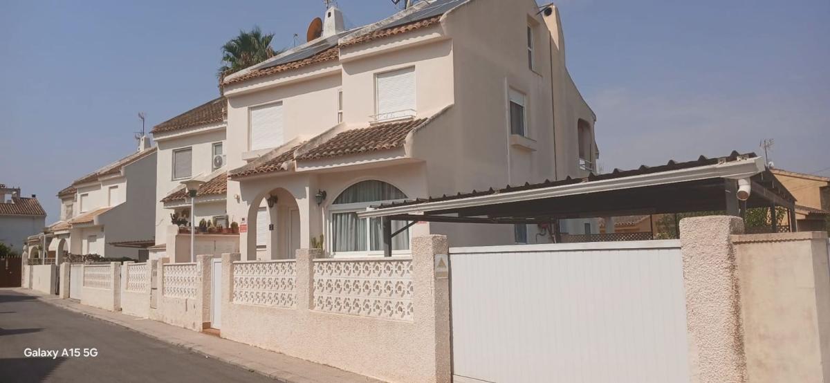 Sale of townhouse in  Chalet adosado en Calle de Nápoles, Zona Sierra Helada, Benidorm , Benidorm photo 4
