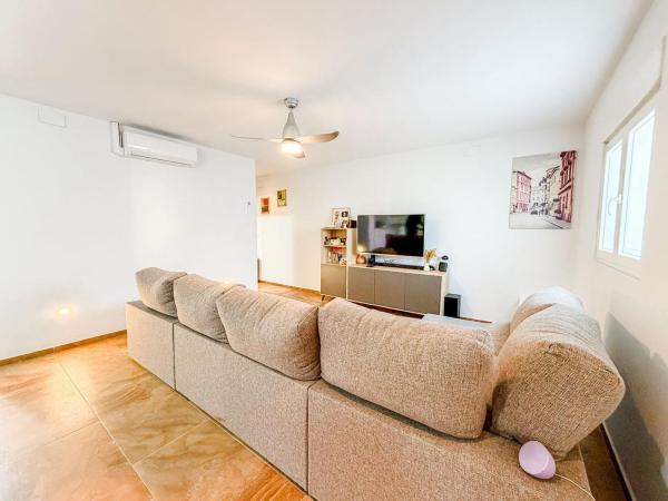 Casa o chalet independiente en Calle los Juncos, 10, San Crispín - Huerta Nueva - Estación, Elda photo 1