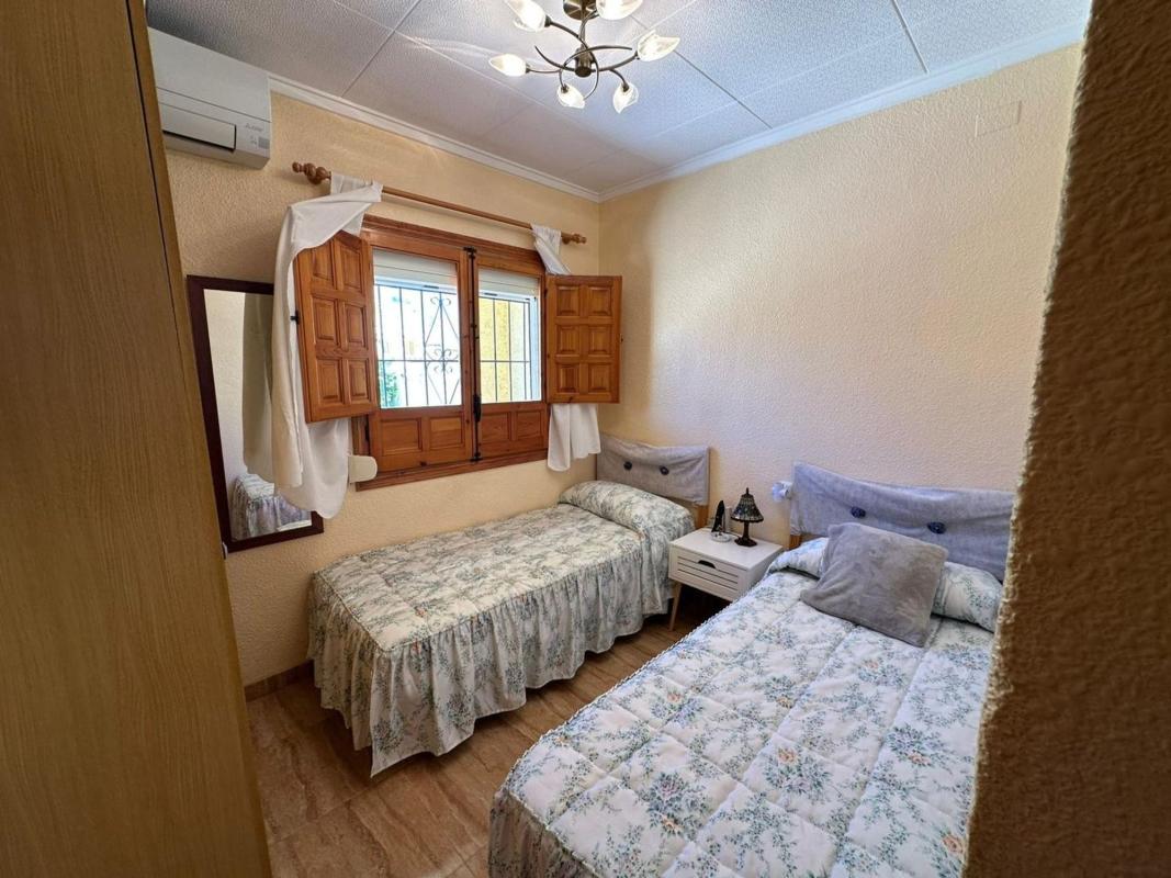 Продажа отдельного шале в Chalet pareado en San Fulgencio, Сан-Фульхенсио photo 4