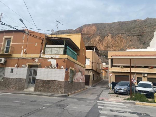 Chalet adosado en Calle San Jerónimo, 17, Redovan thumbnail 1