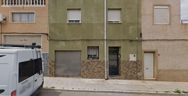 Chalet adosado en Calle Caridad, San Crispín - Huerta Nueva - Estación, Elda photo 1