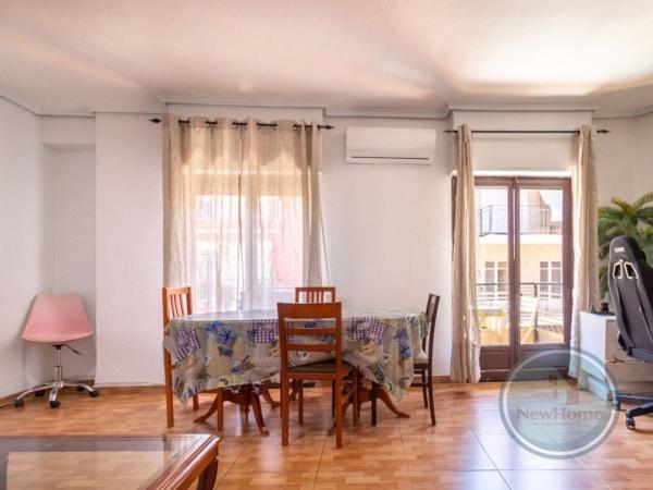 Sprzedaż mieszkania w Piso en Calle Arturo Salvetti Pardo, Carrús Este, Elche / Elx, Elche / Elx
photo 1